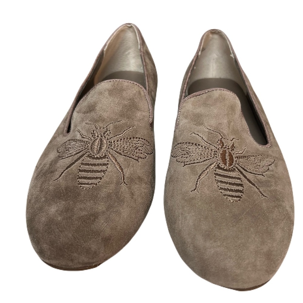 Woman’s Bee Embroidered Suede Loafers Size 8.5